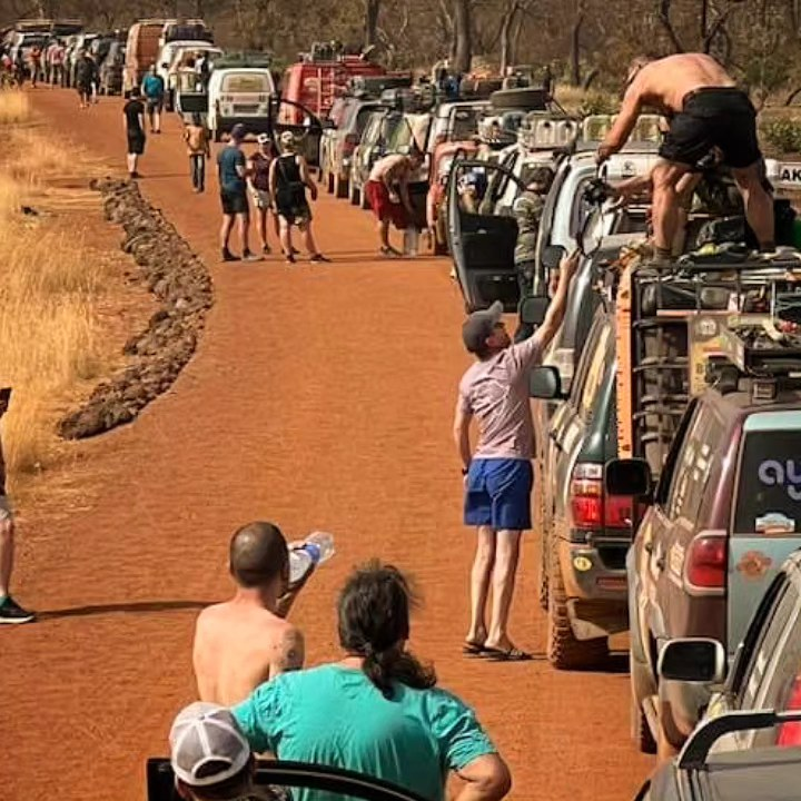 Drivers waiting in line for the border crossing 